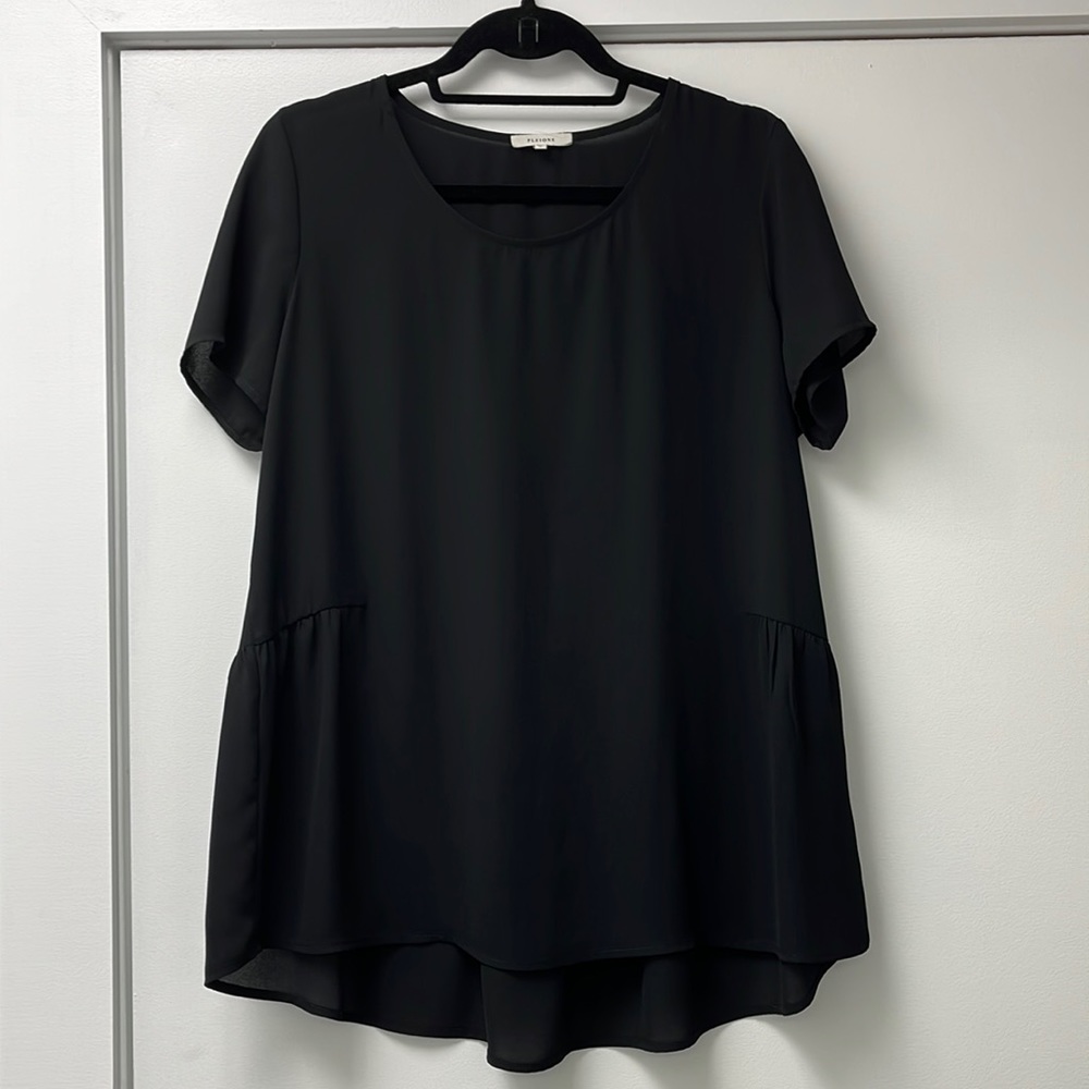 Pleione Women’s Black Tunic - size Medium
